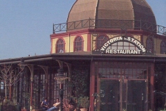 victoria station food thestudiotour ush